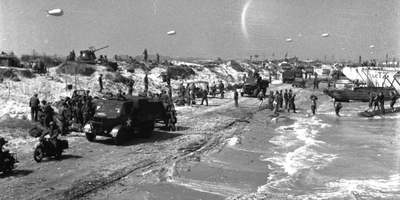 AVM_DUTCH_Irene_Brigade_Normandy_Beach_1944_wtrmrk